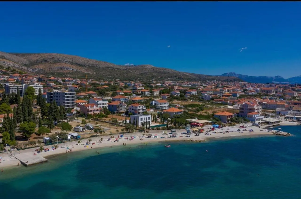 Puerto Tranquilo Beach Residsnce Apartment Trogir