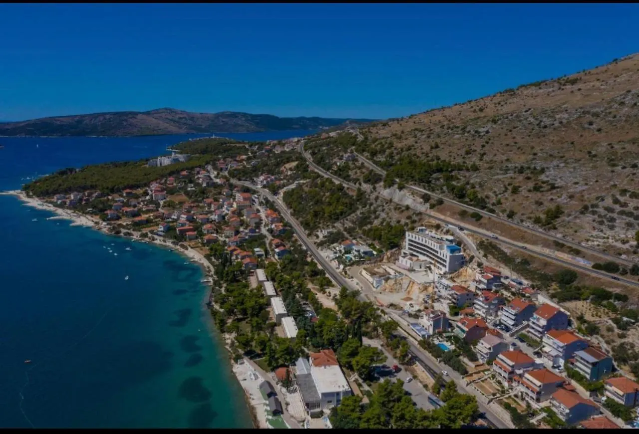 Puerto Tranquilo Beach Residsnce Apartment Trogir Croatia