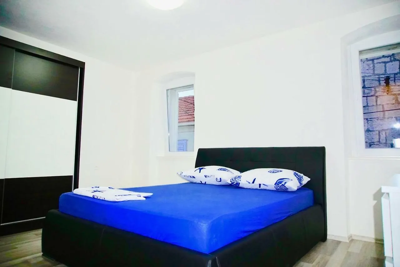 Puerto Tranquilo Beach Residsnce Apartment Trogir