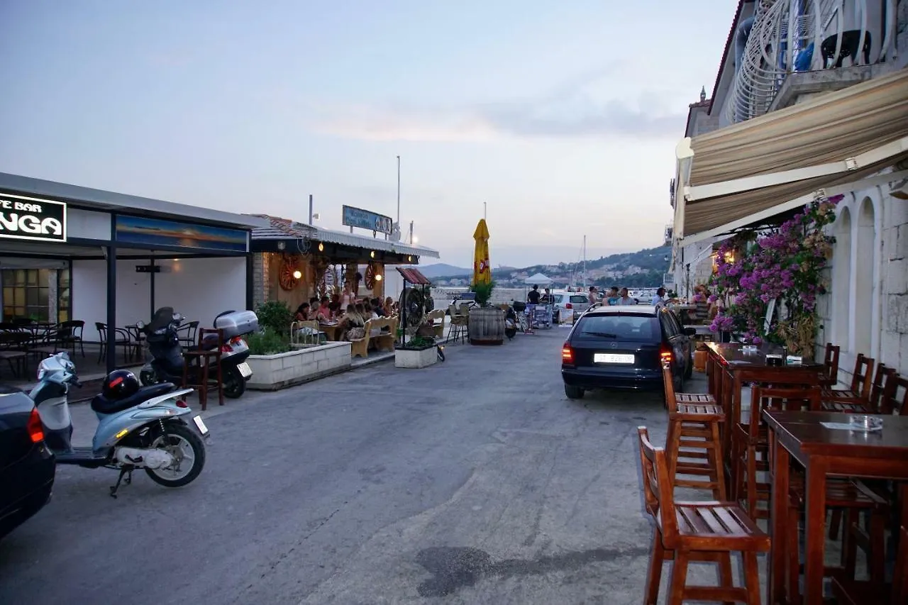 Puerto Tranquilo Beach Residsnce Apartment Trogir