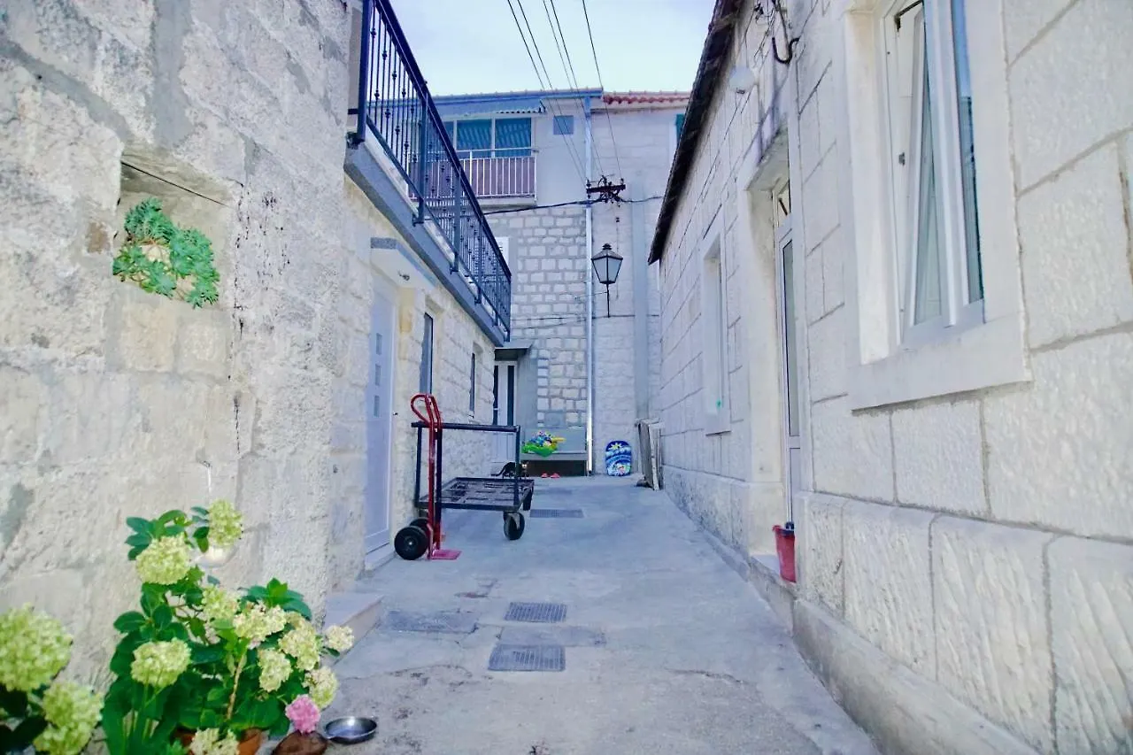 Puerto Tranquilo Beach Residsnce Apartment Trogir 0*,