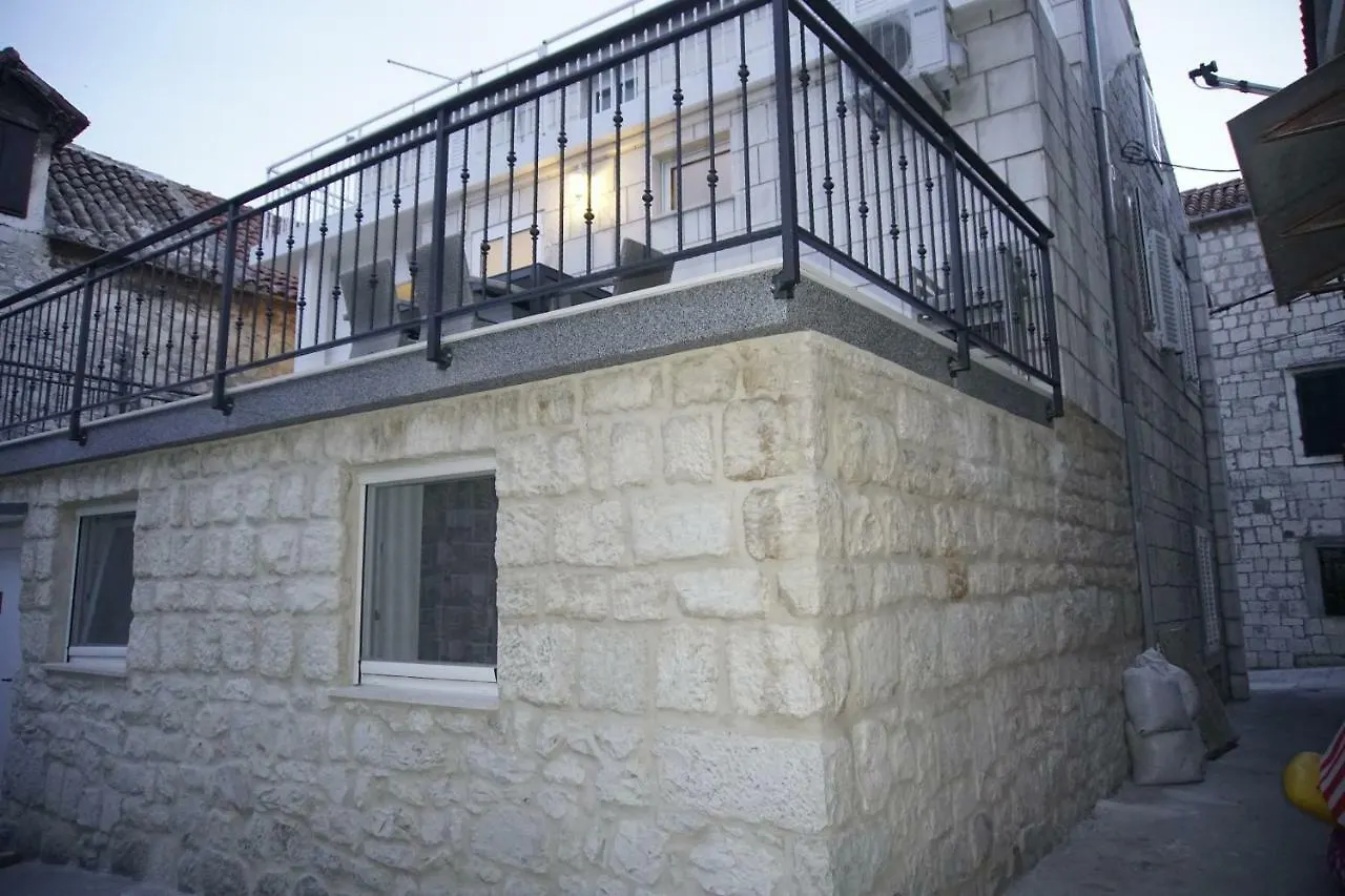 Puerto Tranquilo Beach Residsnce Apartment Trogir