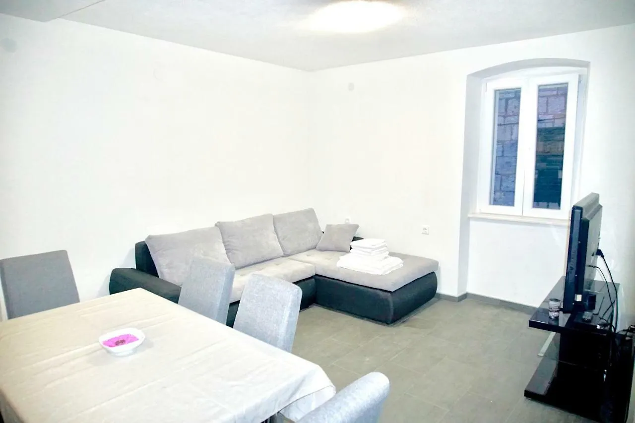 Puerto Tranquilo Beach Residsnce Apartment Trogir