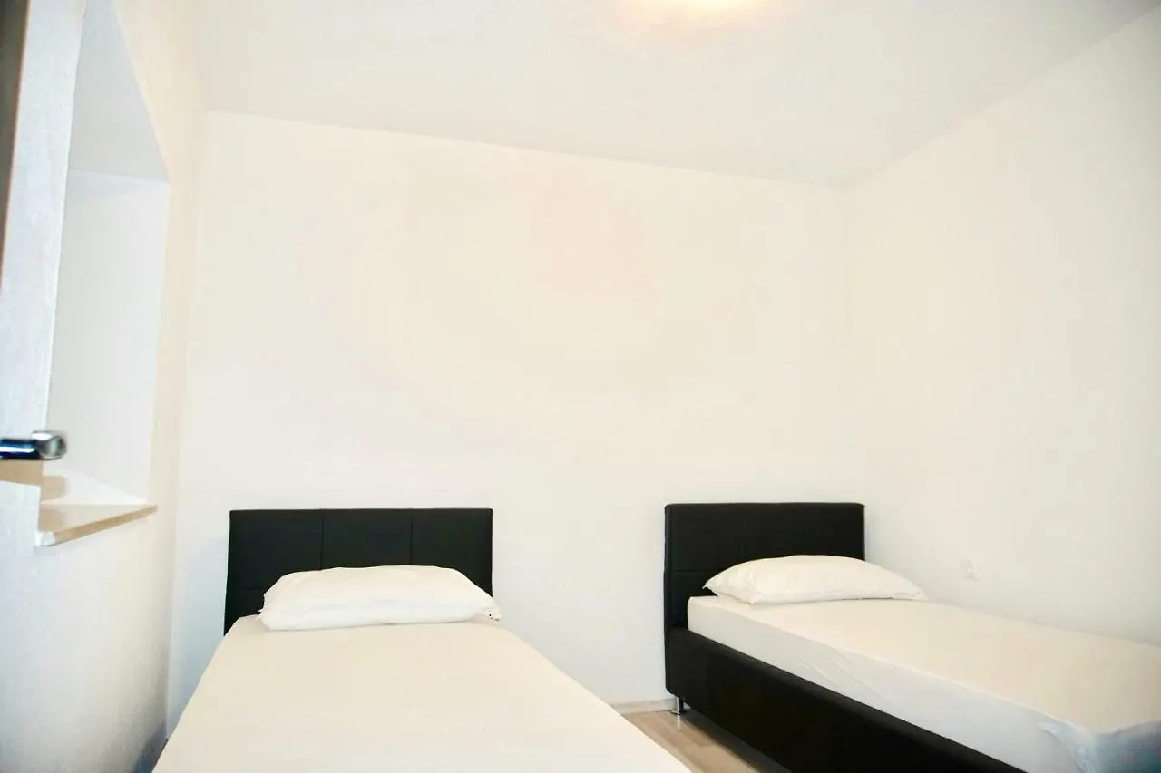 Puerto Tranquilo Beach Residsnce Apartment Trogir 0*,