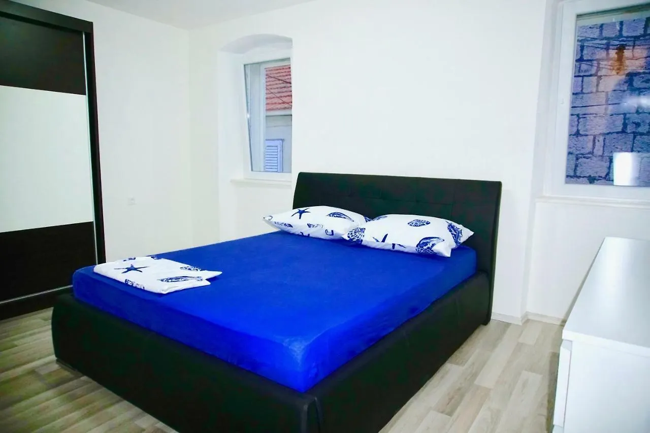 Puerto Tranquilo Beach Residsnce Apartment Trogir