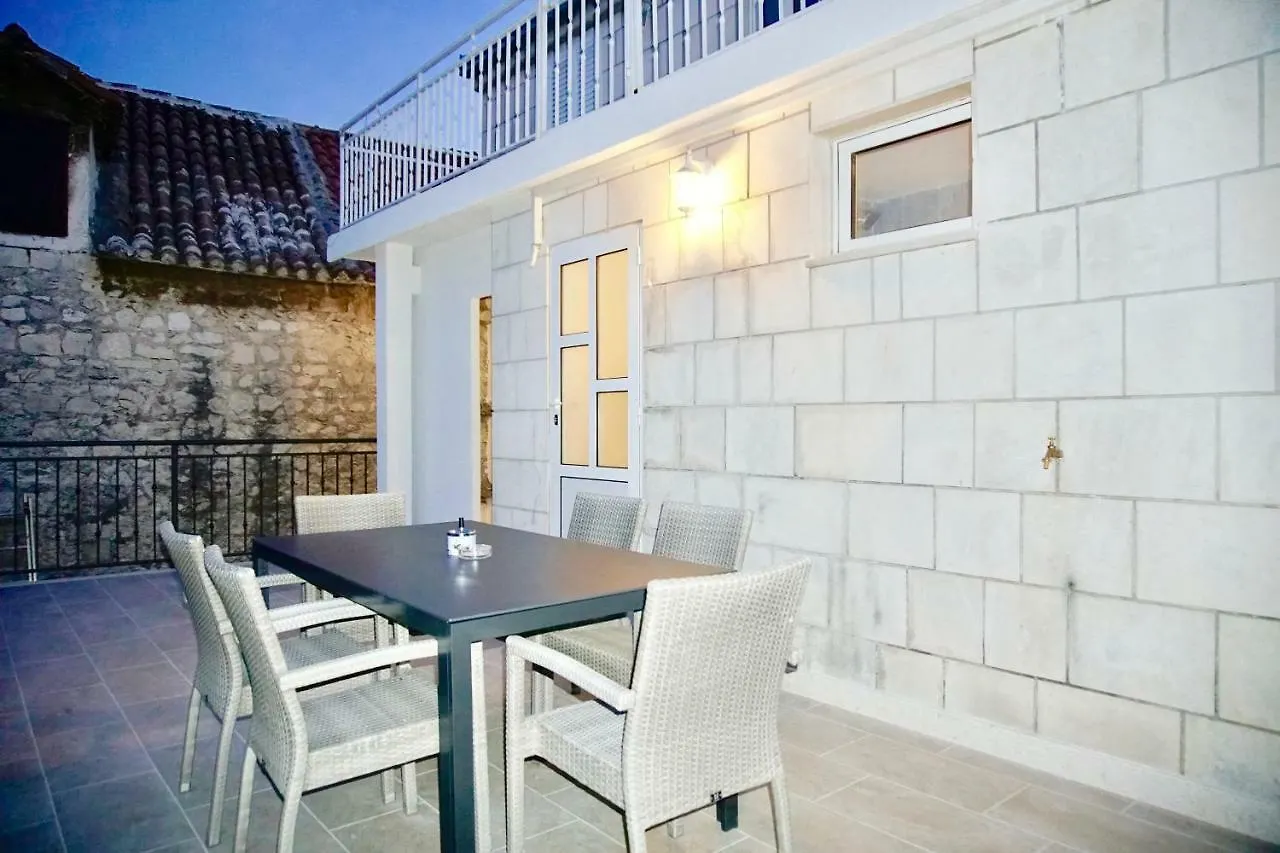 Puerto Tranquilo Beach Residsnce Apartment Trogir