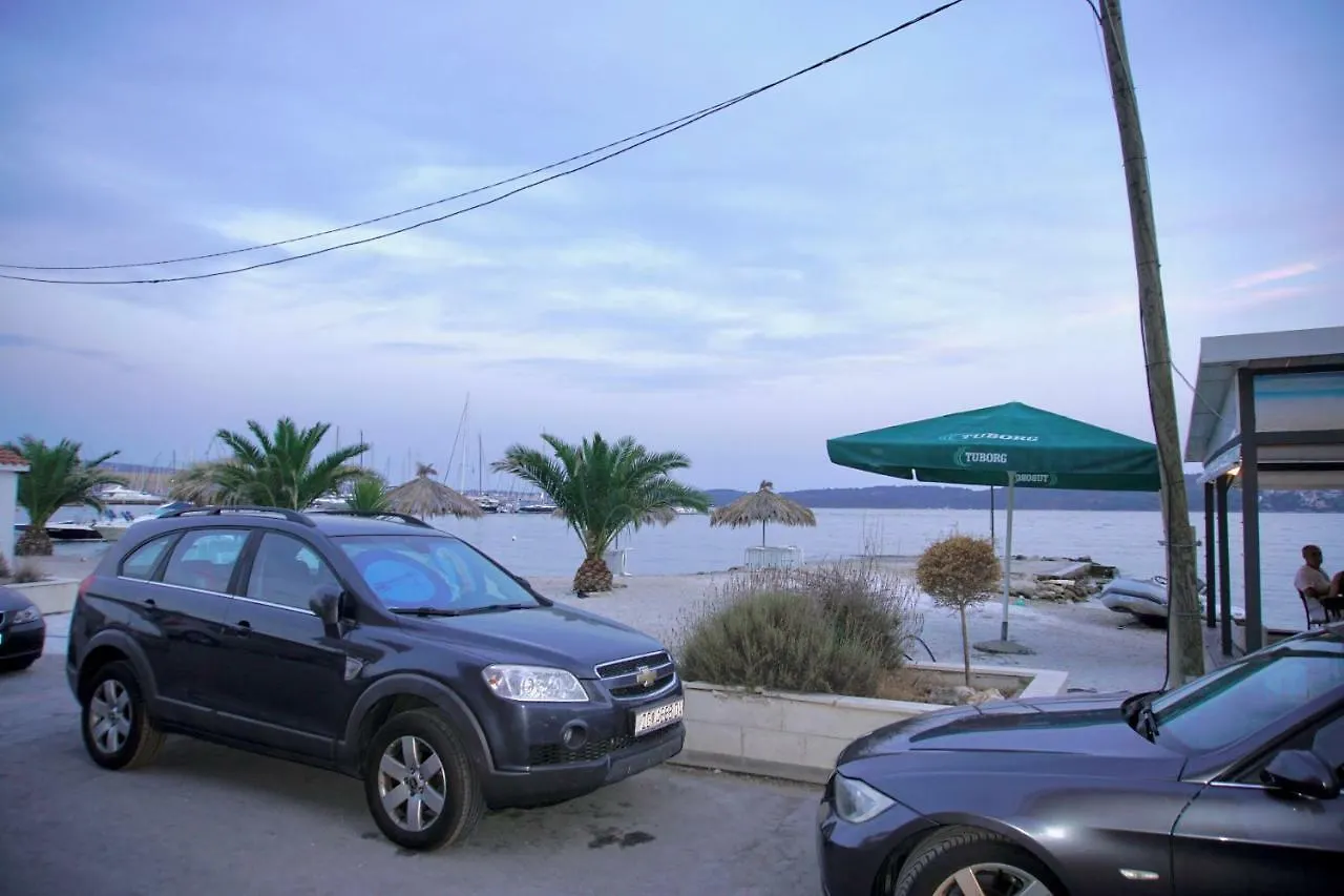 Puerto Tranquilo Beach Residsnce Apartment Trogir Croatia
