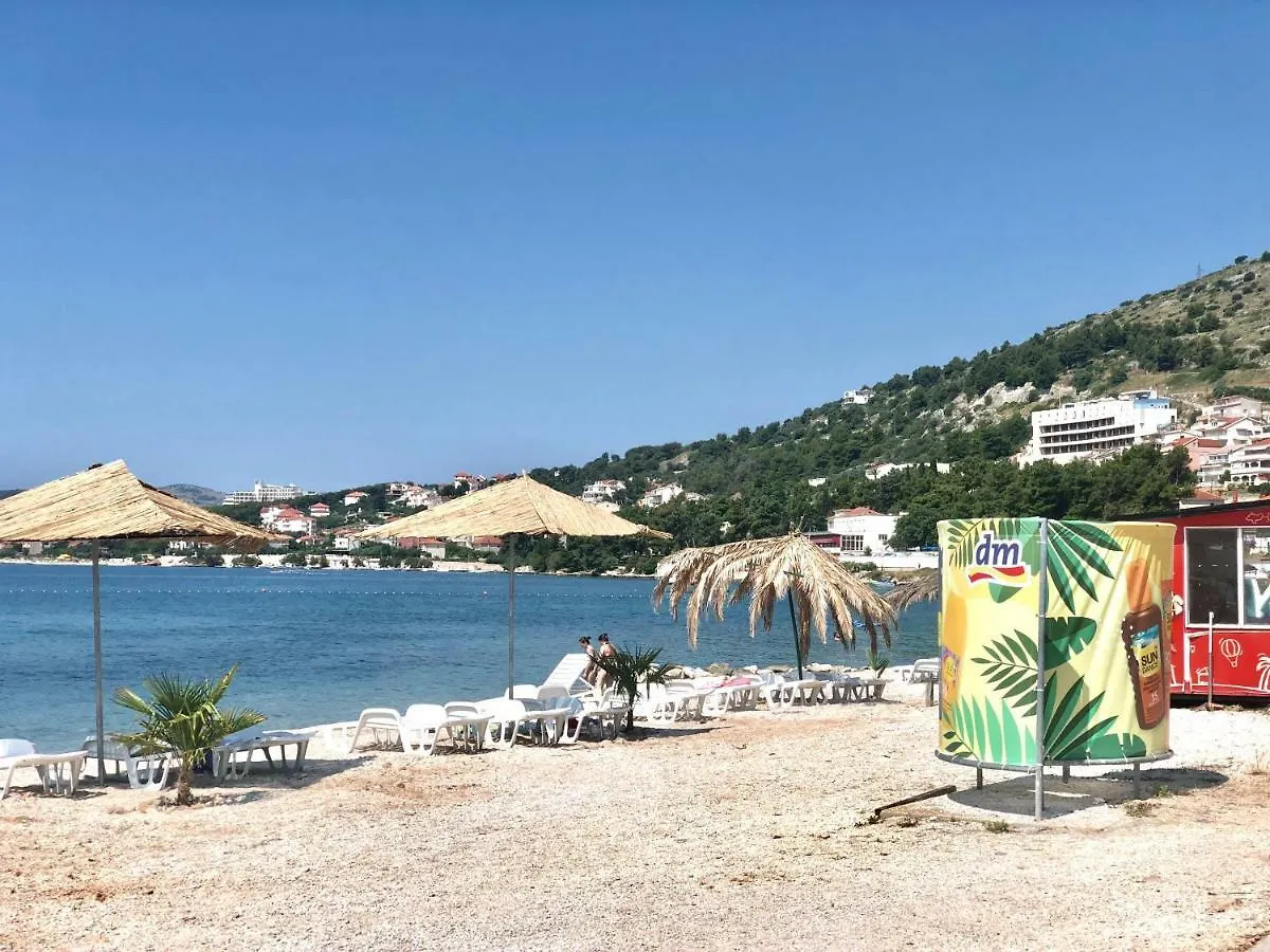 Puerto Tranquilo Beach Residsnce Apartment Trogir