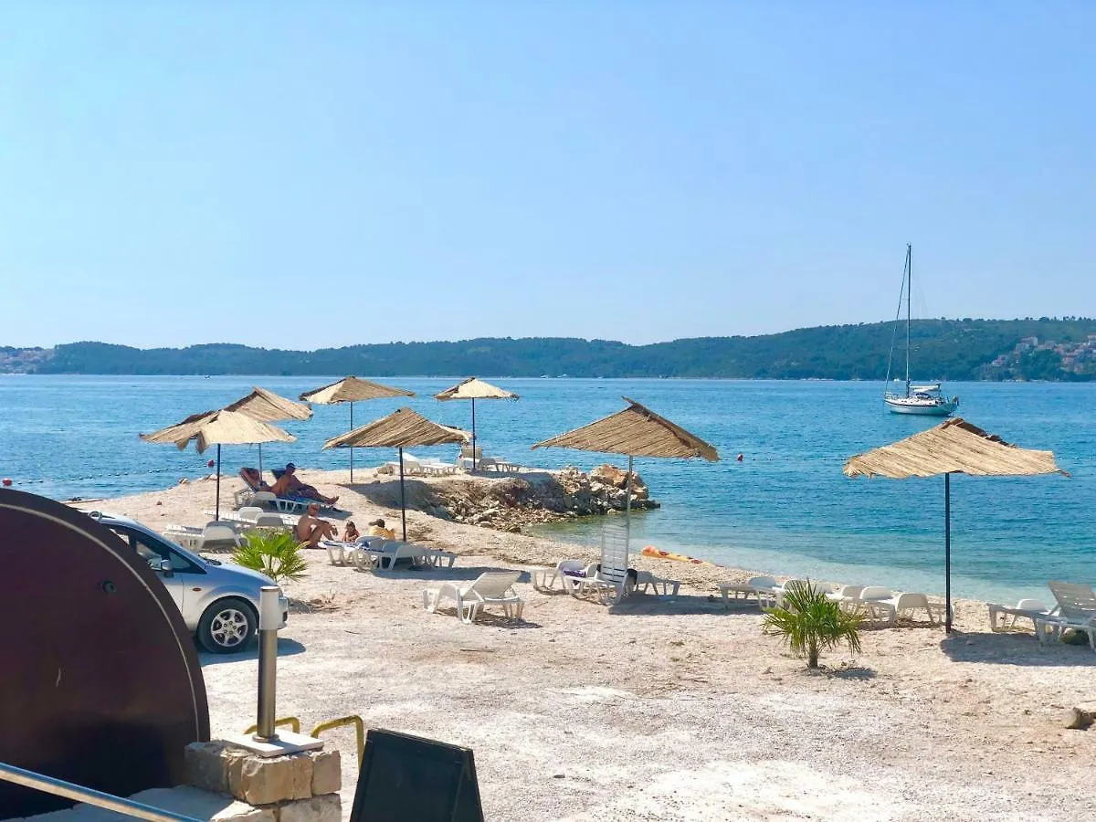 Puerto Tranquilo Beach Residsnce Apartment Trogir Croatia